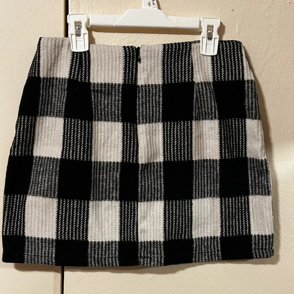 Flannel Plaid Mini Skirt black and white - Picture 3 of 8